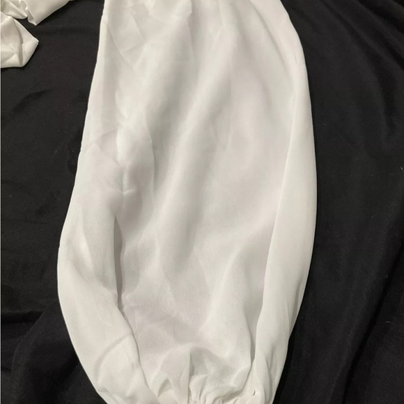 Windsor Women’s White Peasant Cropped Top Size Medium - Picture 6 of 12